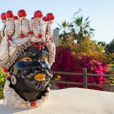 Le Suites Del Carrubo ฟาวีญานา ภายนอก รูปภาพ