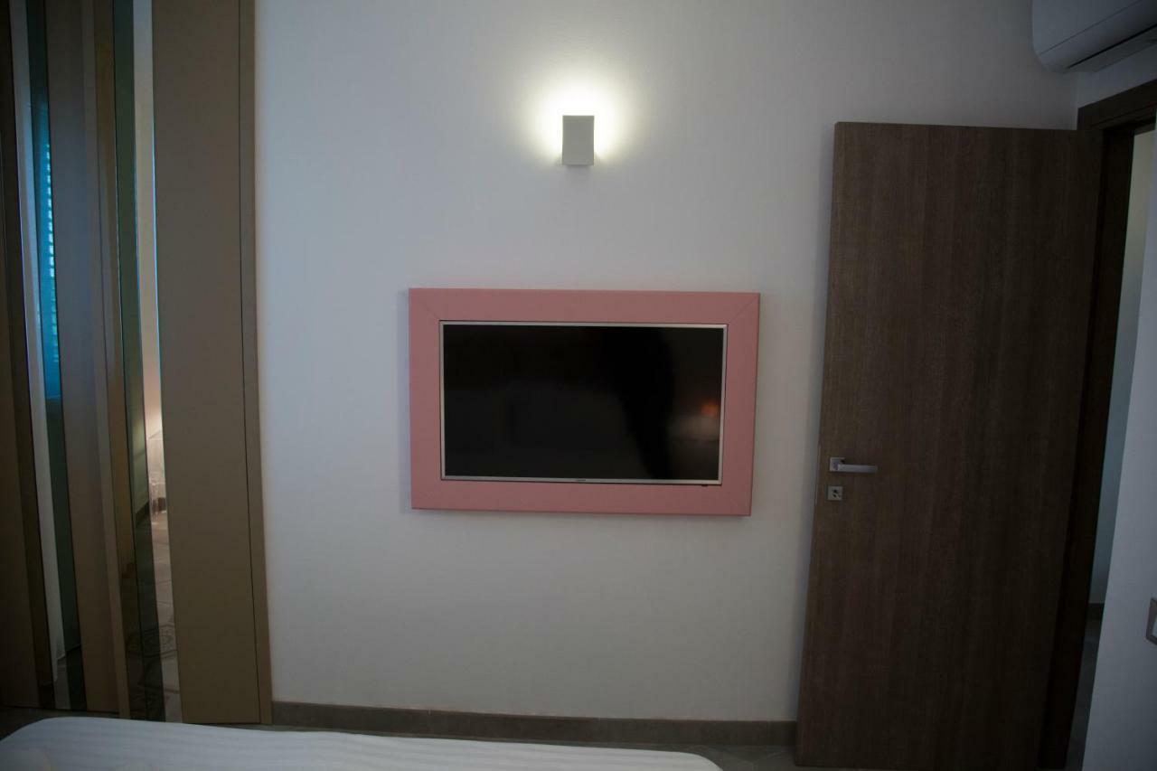 Le Suites Del Carrubo ฟาวีญานา ภายนอก รูปภาพ