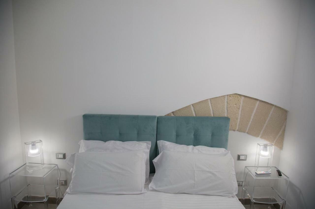 Le Suites Del Carrubo ฟาวีญานา ภายนอก รูปภาพ
