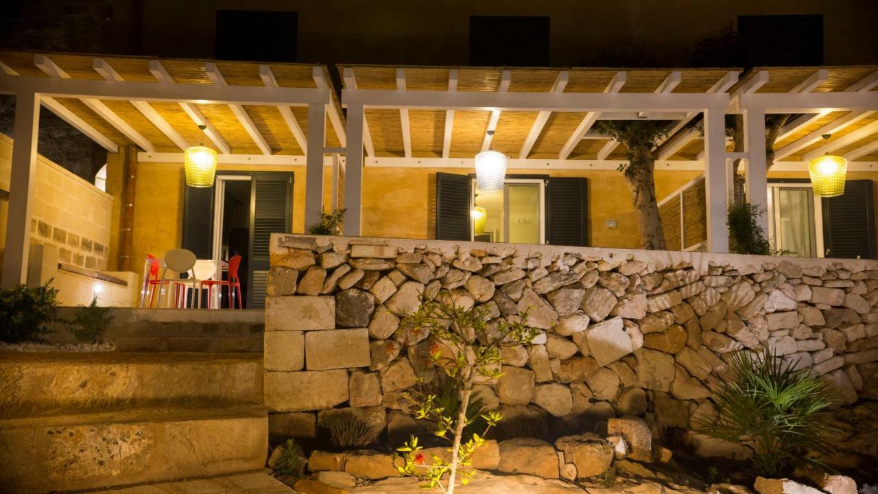 Le Suites Del Carrubo ฟาวีญานา ภายนอก รูปภาพ