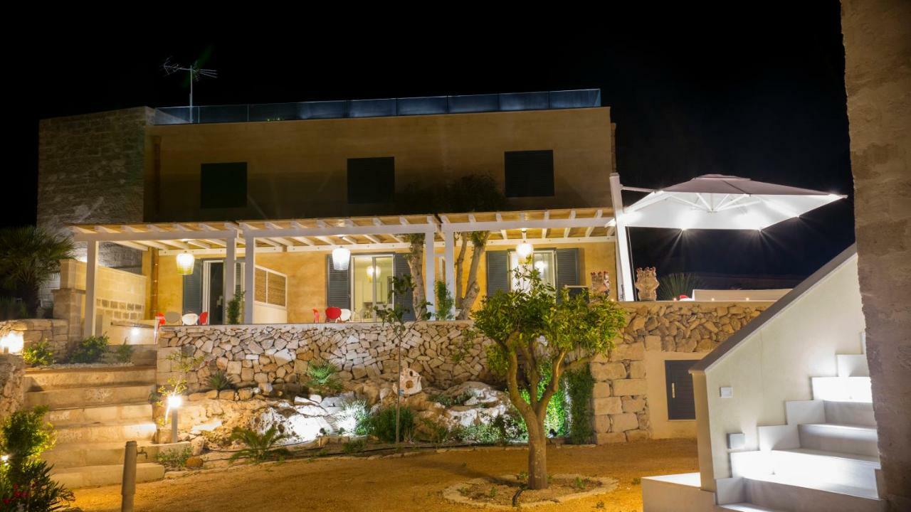 Le Suites Del Carrubo ฟาวีญานา ภายนอก รูปภาพ