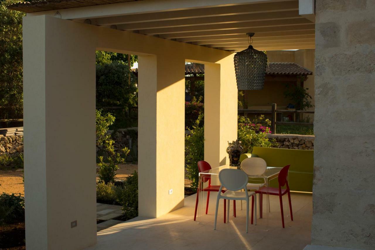 Le Suites Del Carrubo ฟาวีญานา ภายนอก รูปภาพ